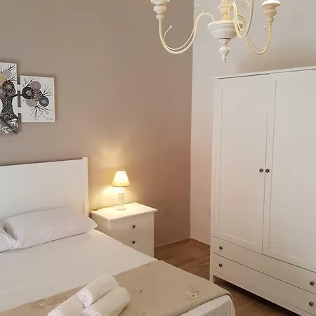 Royal House Konukevi 4*