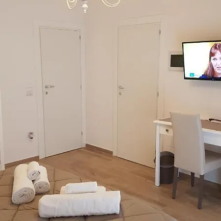 Royal House Konukevi 4*