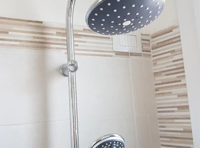 בית הארחה Royal House 4*