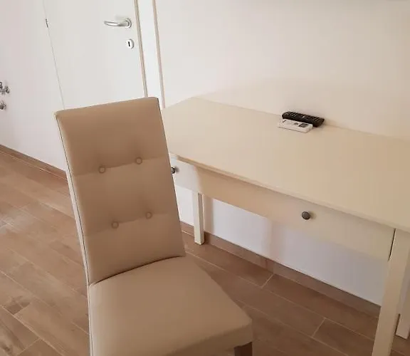 בית הארחה Royal House 4*