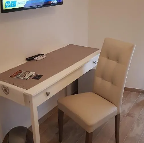 בית הארחה Royal House 4*