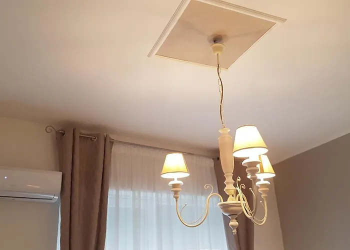 Royal House בית הארחה 4*
